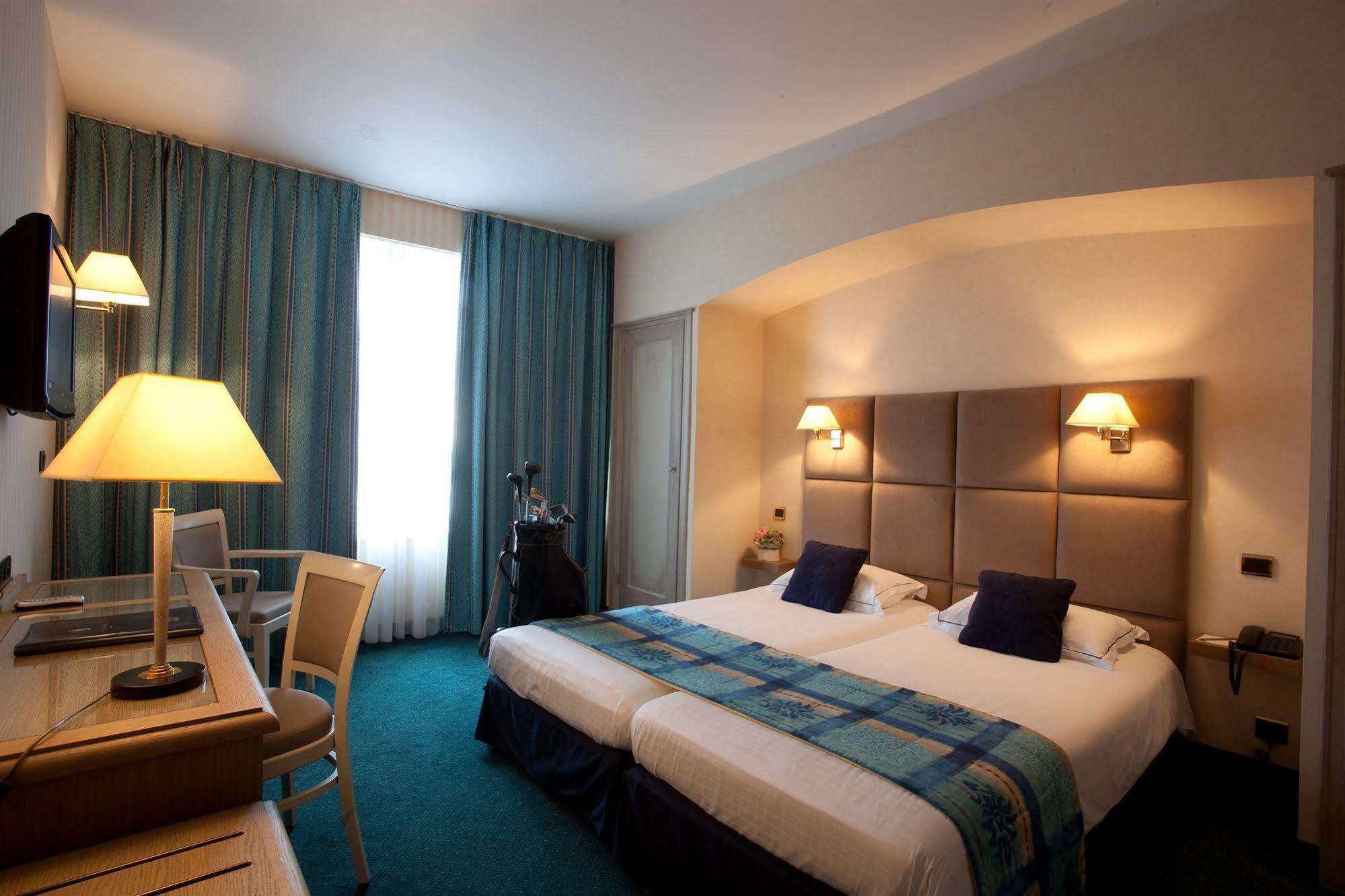 Hotel Imperial Ostend Exterior photo
